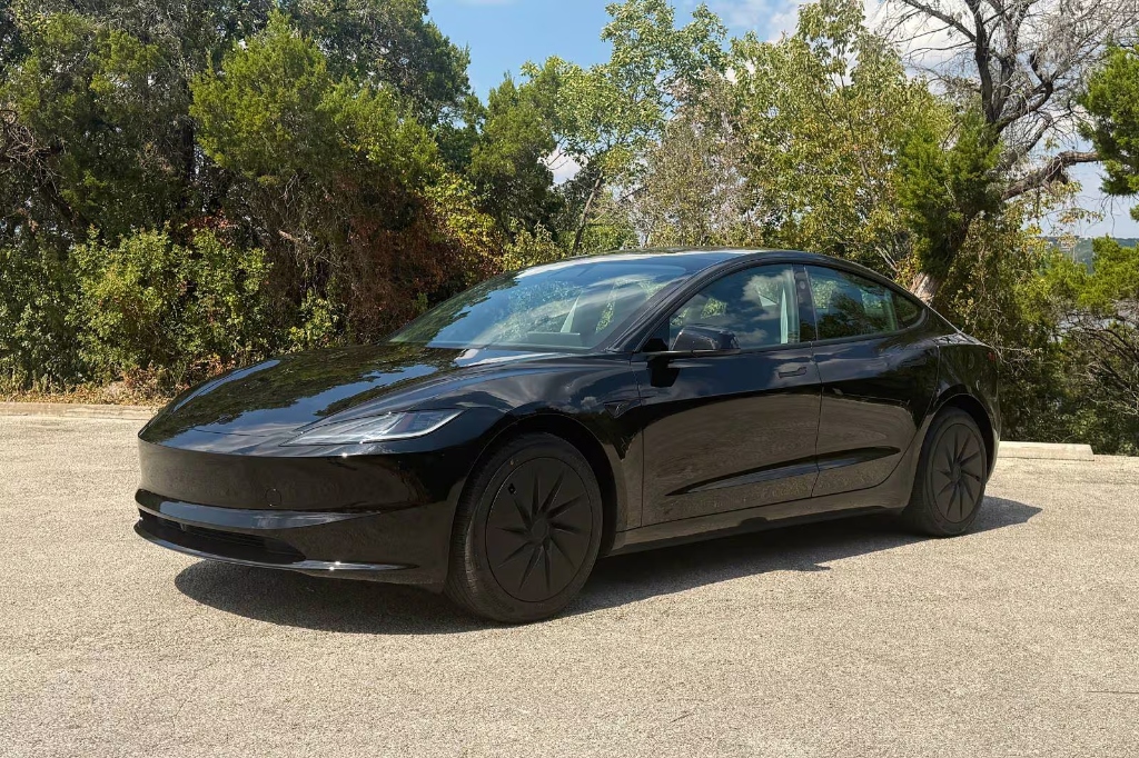 Tesla Model 3 RWD